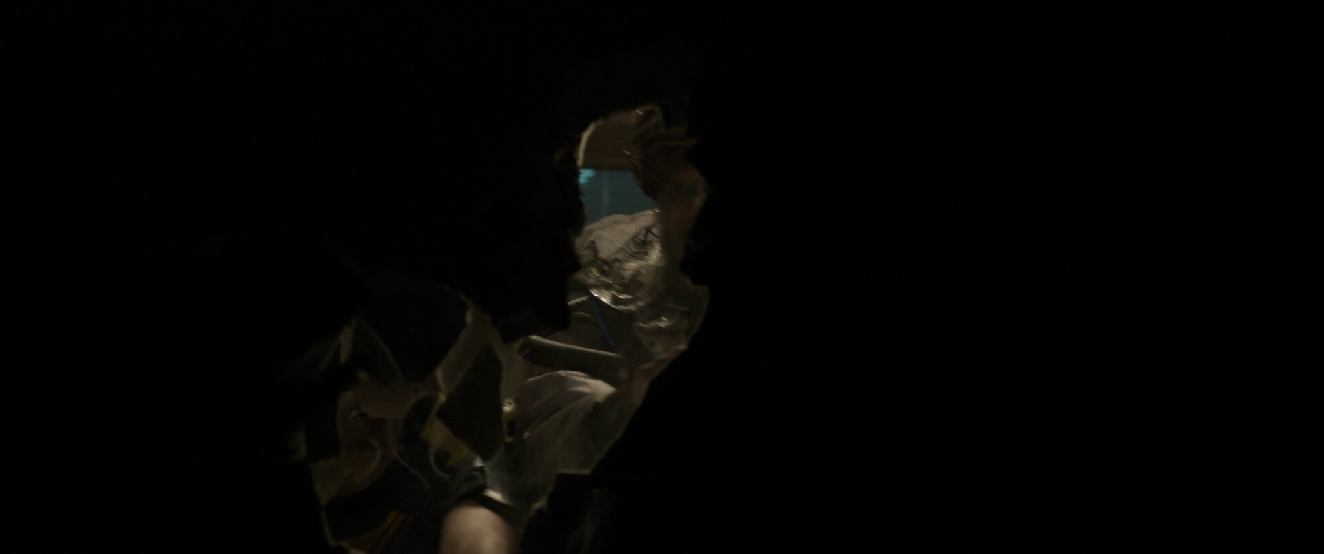 团战之夜 [简繁英字幕].Good.Luck.Have.Fun.Dont.Die.2025.Bluray.1080p.TrueHD7.1.x2 65.10bit-DreamHD 8.72GB-6.png