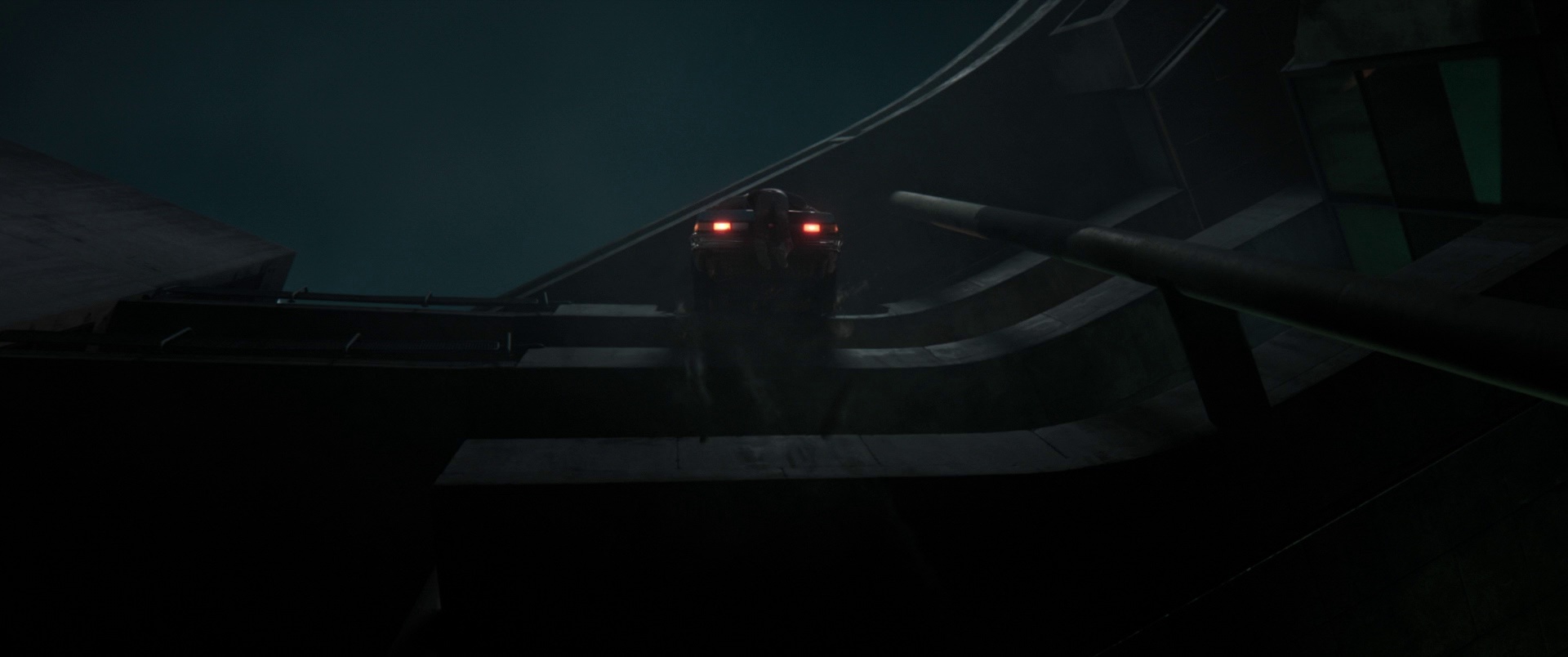 团战之夜 [HDR/杜比视界双版本][简繁英字幕].2025.Bluray.2160p.TrueHD7.1.DoVi.HDR.x265.10bit-DreamHD 22.19GB-4.png