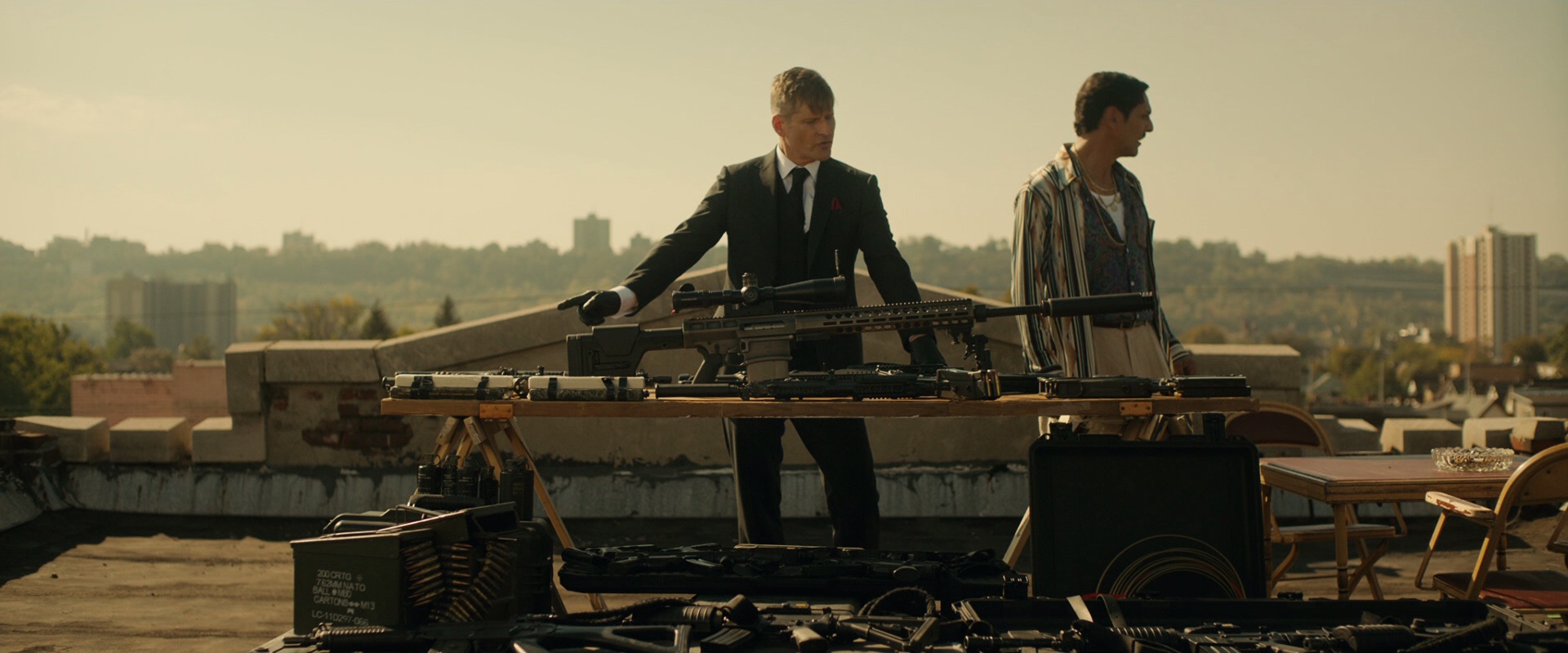 幸运日 [简繁英字幕].Lucky.Day.2019.BluRay.1080p.DTS-HD.MA5.1.x265.10bit-DreamHD 7.08GB-2.png