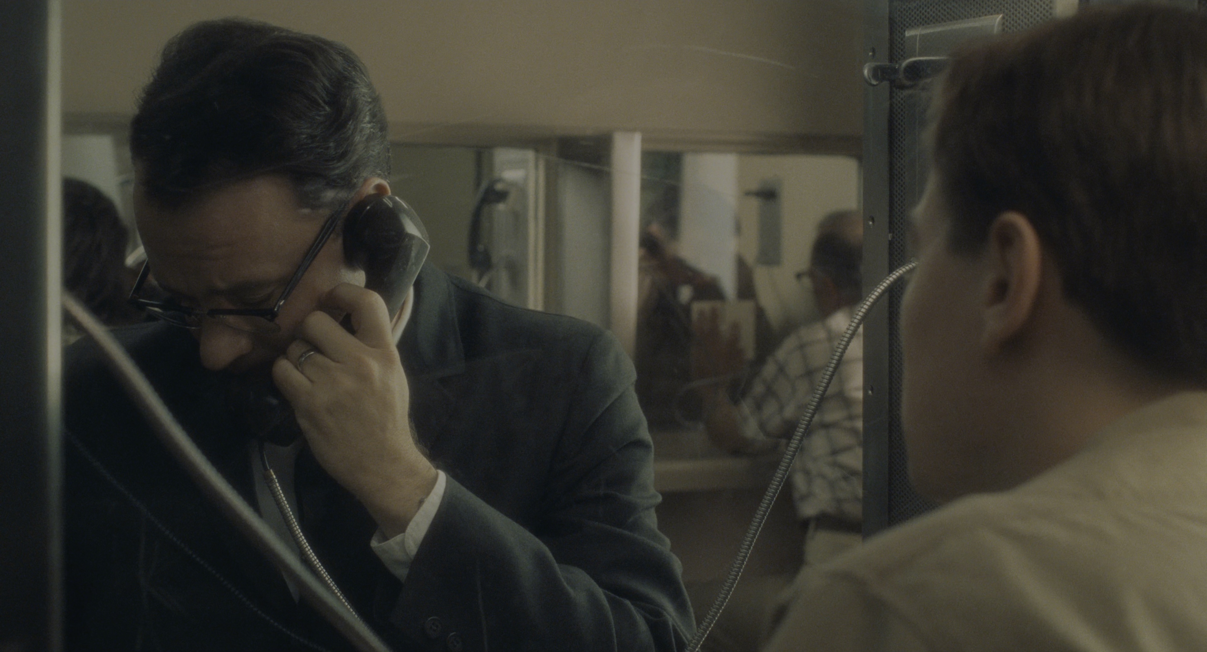 猫鼠游戏 [HDR/杜比视界双版本][国英多音轨/简繁英字幕].2002.2160p.BluRay.DoVi.x265.10bit.TrueHD5.1-CTRLHD 39.04GB-7.png