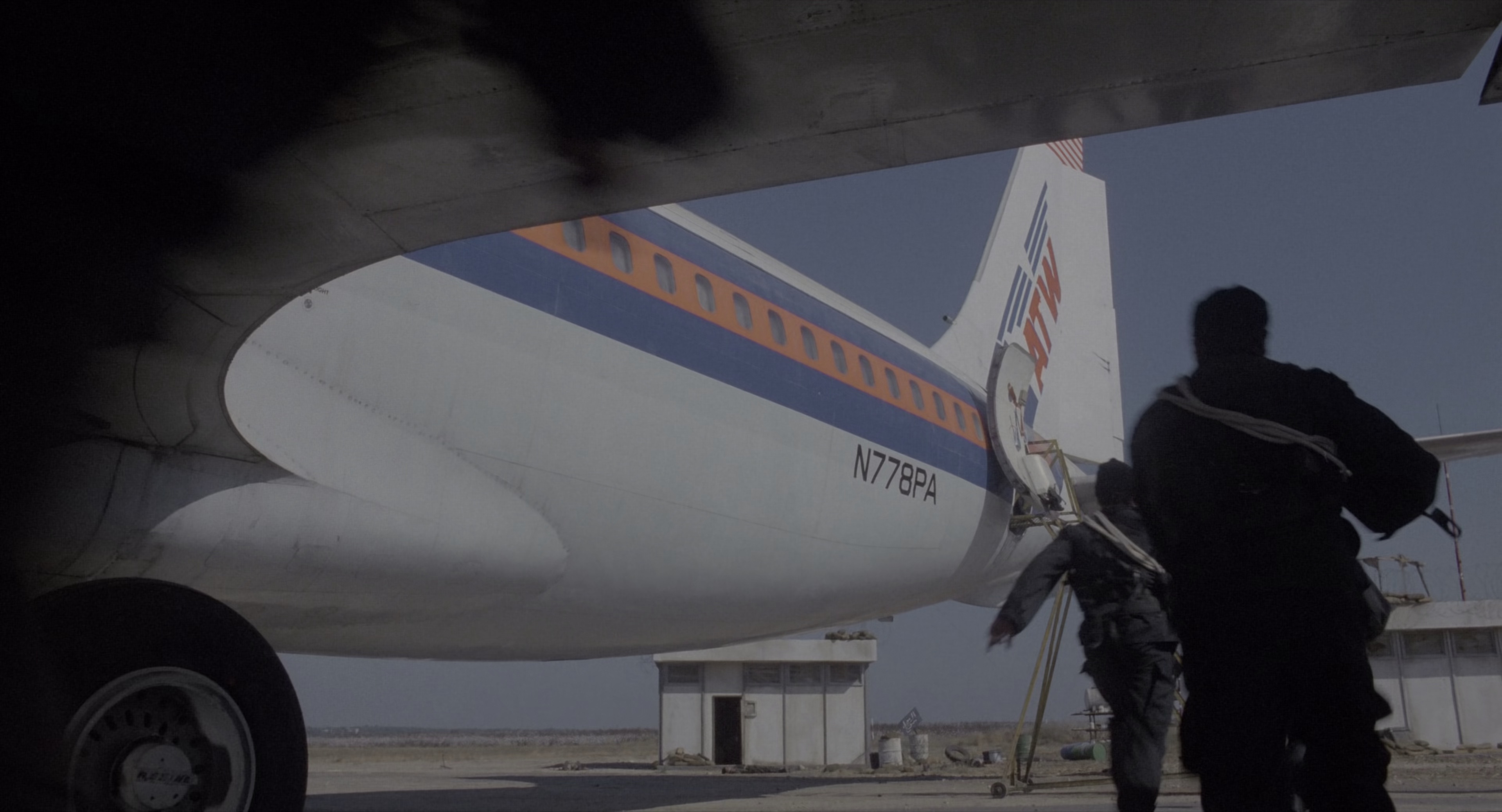 三角洲突击队 [HDR/杜比视界双版本][中文字幕/特效字幕].1986.Bluray.2160p.DTS-HDMA5.1.DoVi.HDR.x265.10bit-DreamHD 34.88GB-7.png