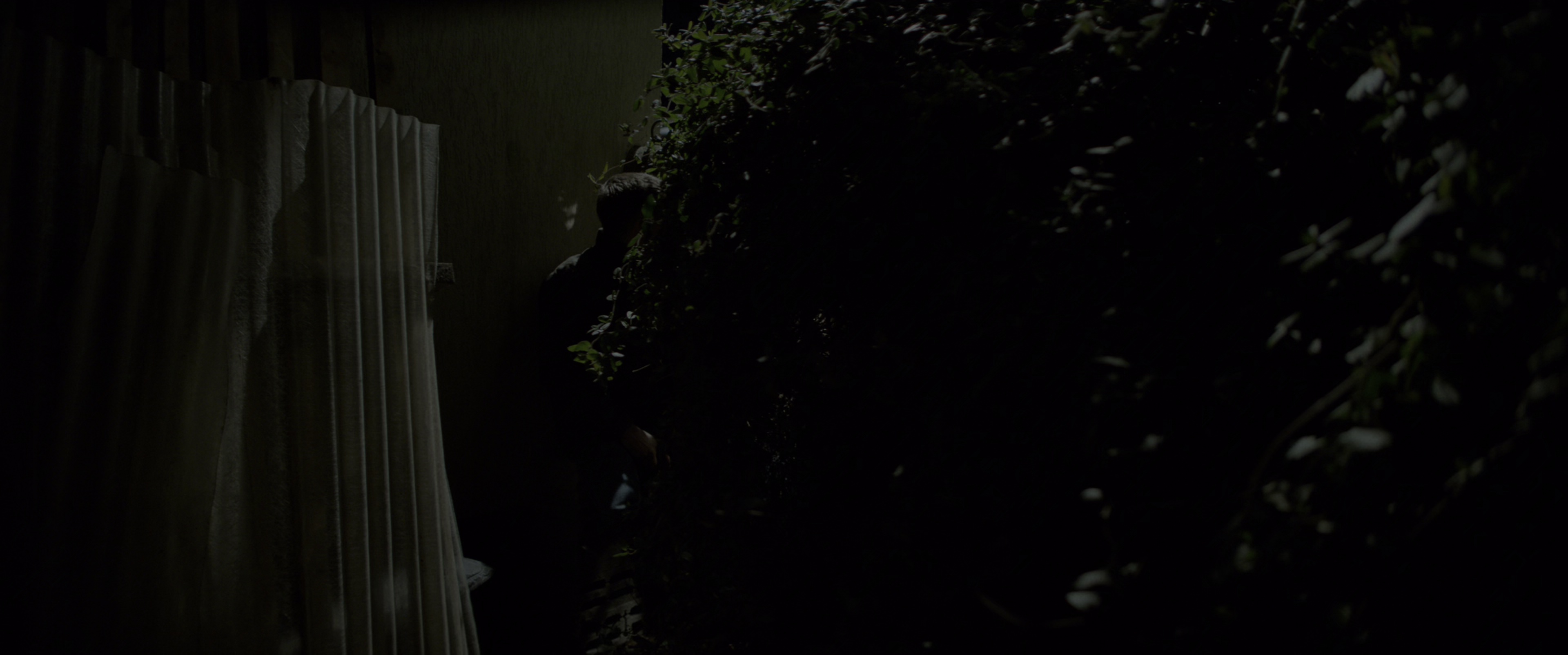 承包商 [中英字幕].The.Contractor.2022.BluRay.2160p.DTS-HDMA7.1.HDR.x265. 10bit-DreamHD 19.33GB-3.png