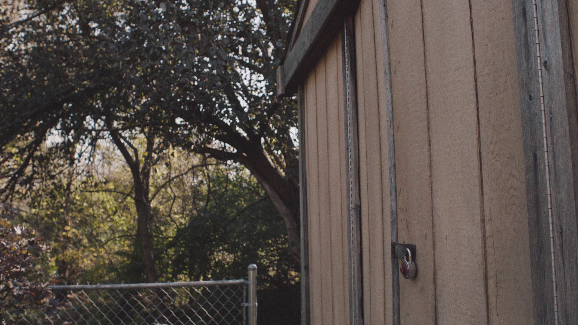 双套结杀手 [中文字幕].The.Clovehitch.Killer.2018.BluRay.1080p.DTS-HD.MA.5.1.x264-DreamHD 12.36GB-2.png