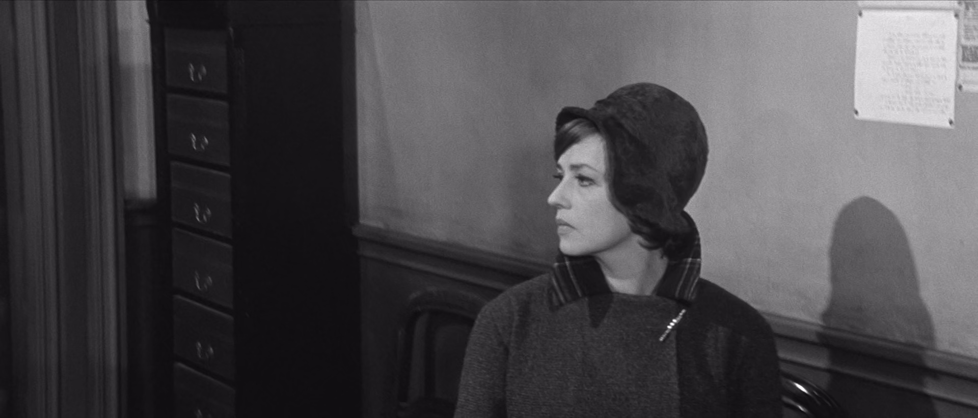 女仆日记 [简繁英字幕].Diary.of.a.Chambermaid.1964.BluRay.1080p.DTS-HD.MA.2.0.x265.10bit-DreamHD 5.41GB-6.png