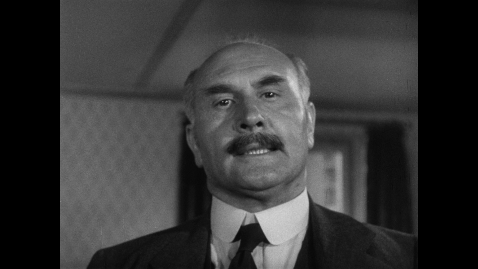 凡尔杜先生 [国英多音轨/简繁英字幕].Monsieur.Verdoux.1947.1080p.BluRay.REMUX.AVC.LPCM.1.0.2Audio-DreamHD 31.36GB-5.png
