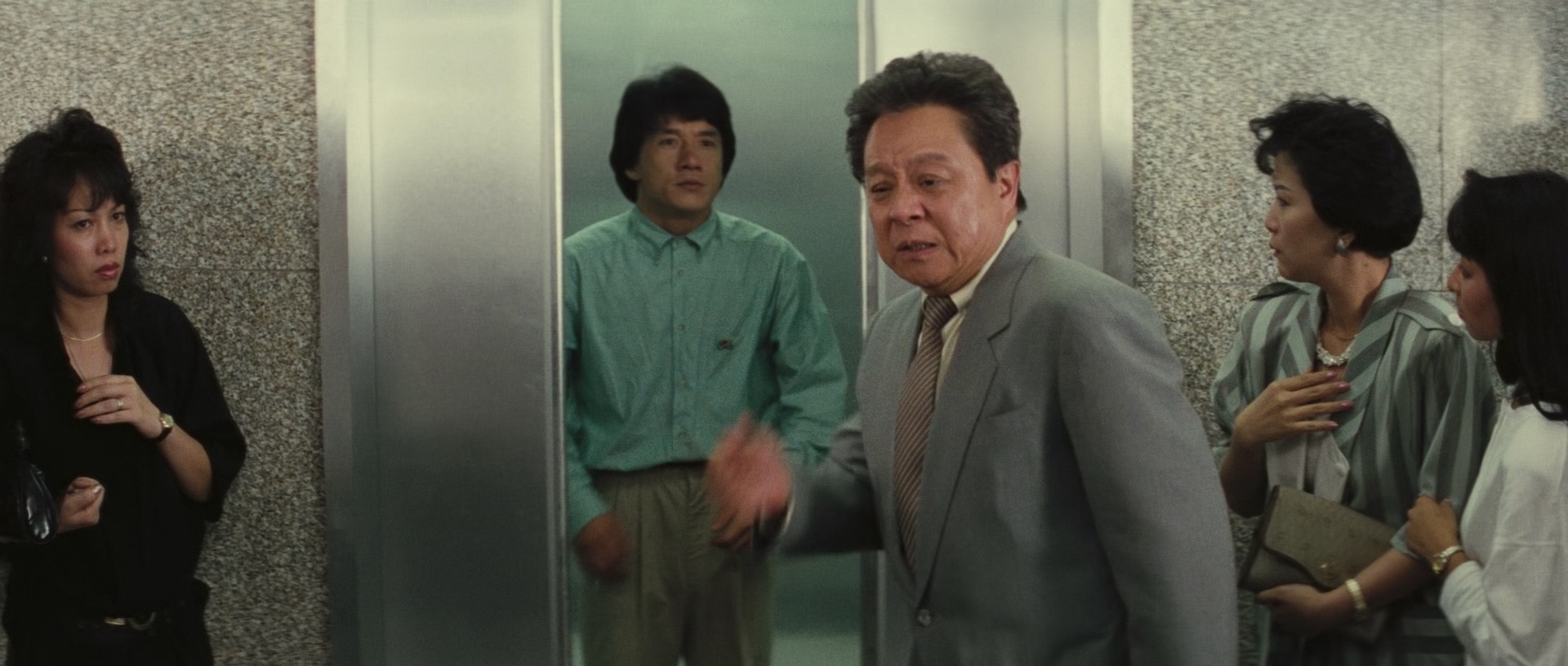 警察故事续集 [国粤多音轨/简繁英字幕].Police.Story.2.1988.BluRay.1080p.DTS-HDMA7.1.x265.10bit-DreamHD 11.57GB-3.png