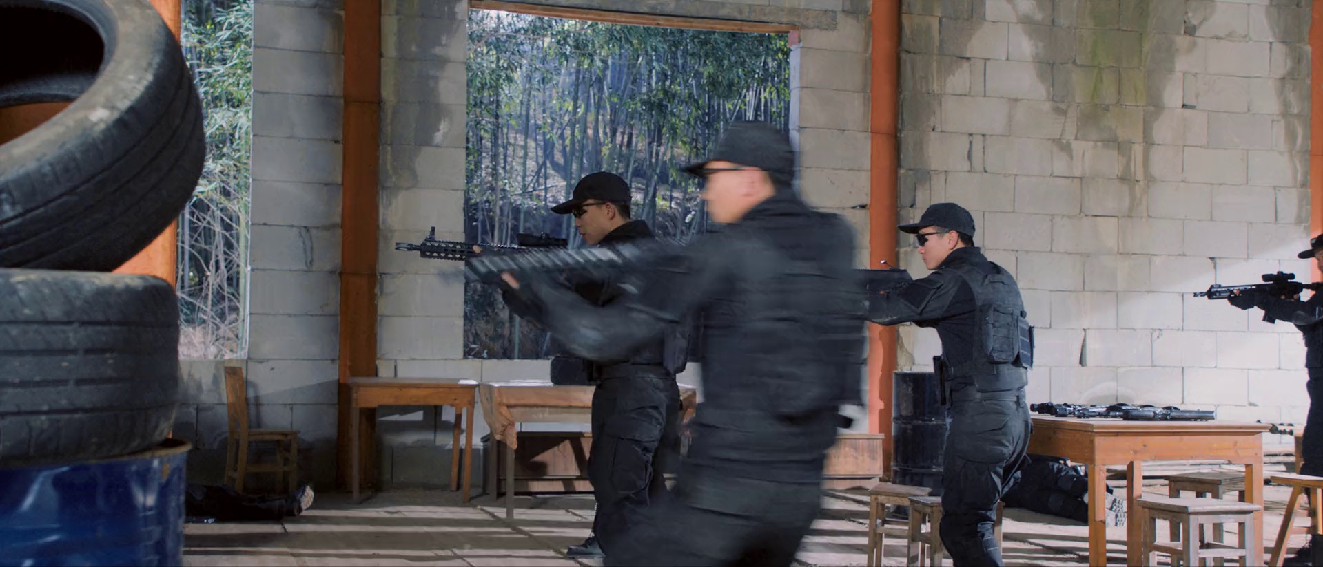 危情风云 [国语配音/中文字幕].Wei.Qing.Feng.Yun.2025.1080p.WEB-DL.H264.AAC-QuickIO 1.02GB-3.png