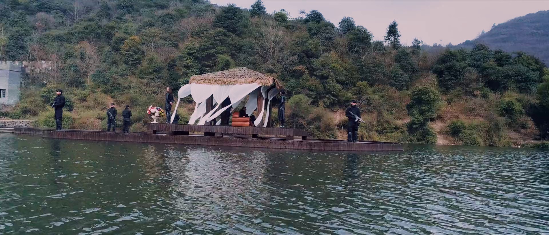 危情风云 [国语配音/中文字幕].Wei.Qing.Feng.Yun.2025.1080p.WEB-DL.H264.AAC-QuickIO 1.02GB-2.png