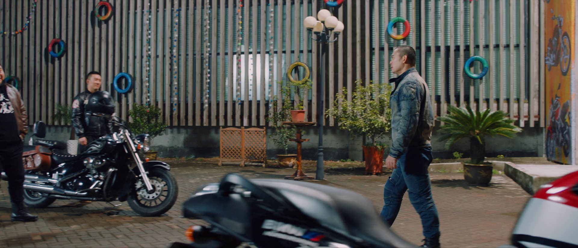 危情风云 [国语配音/中文字幕].Wei.Qing.Feng.Yun.2025.1080p.WEB-DL.H264.AAC-QuickIO 1.02GB-6.png