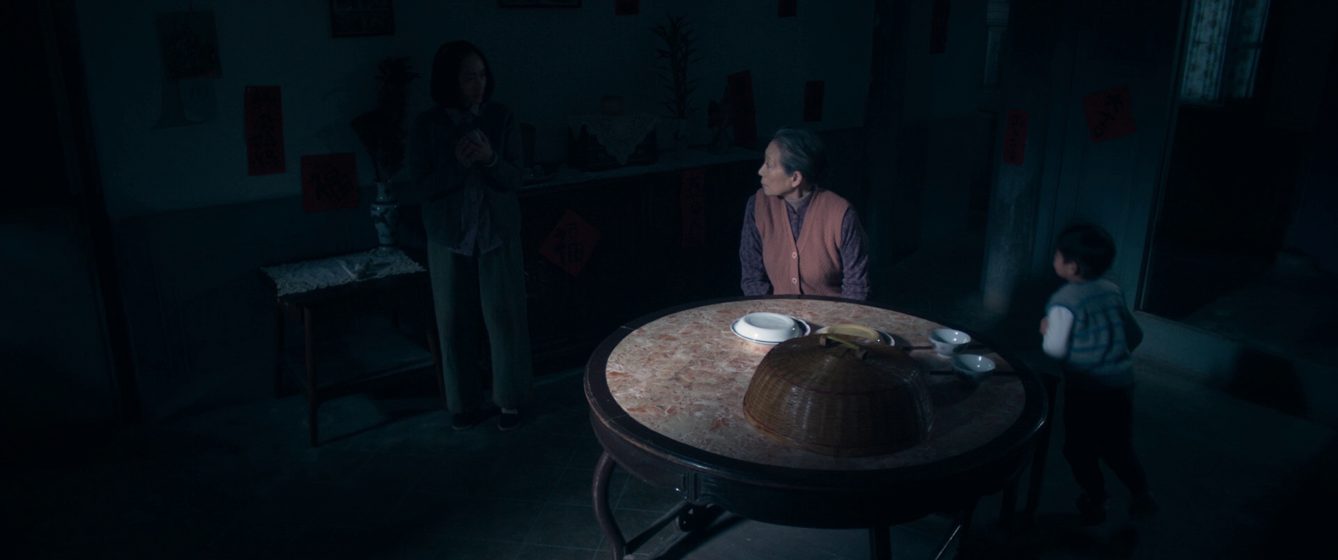 古宅 [粤英多音轨/中文字幕].The.Lingering.2018.BluRay.1080p.AC3.2Audio.x264-DreamHD 7.33GB-3.png