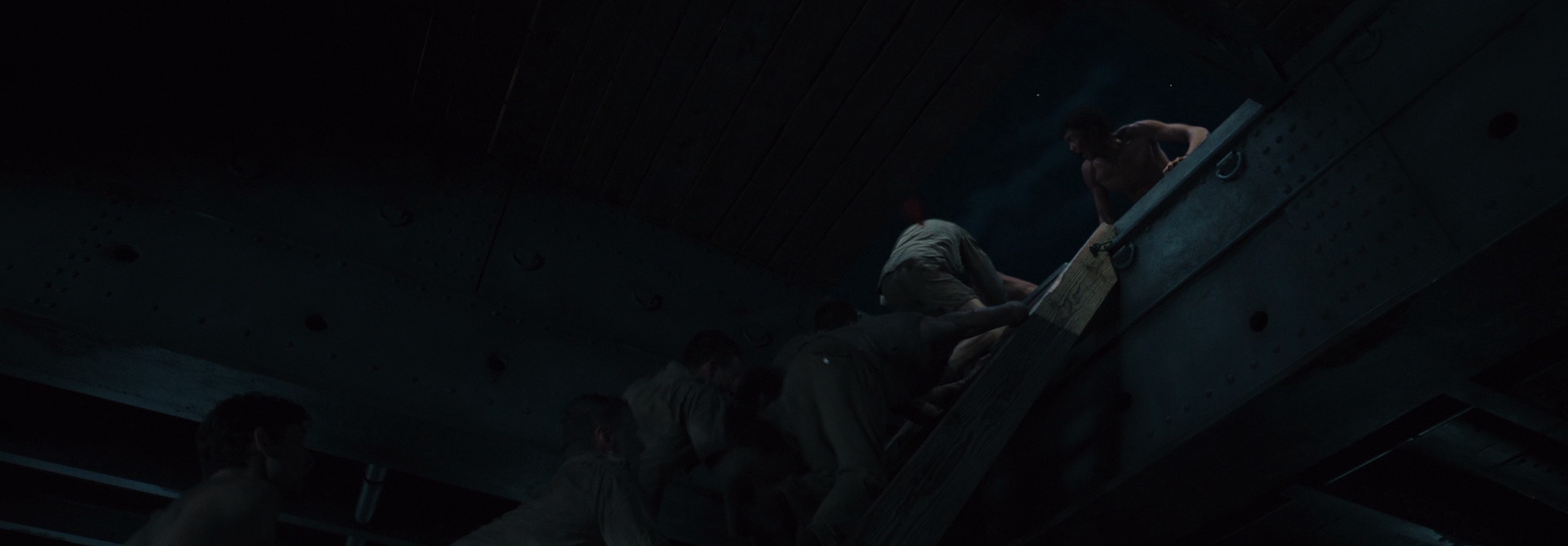 东极岛 [国语配音/中文字幕].Rescue.At.Dongji.2025.1080p.BluRay.x265.10bit.DTS-HD.MA.5.1-ParkHD 8.67GB-5.png