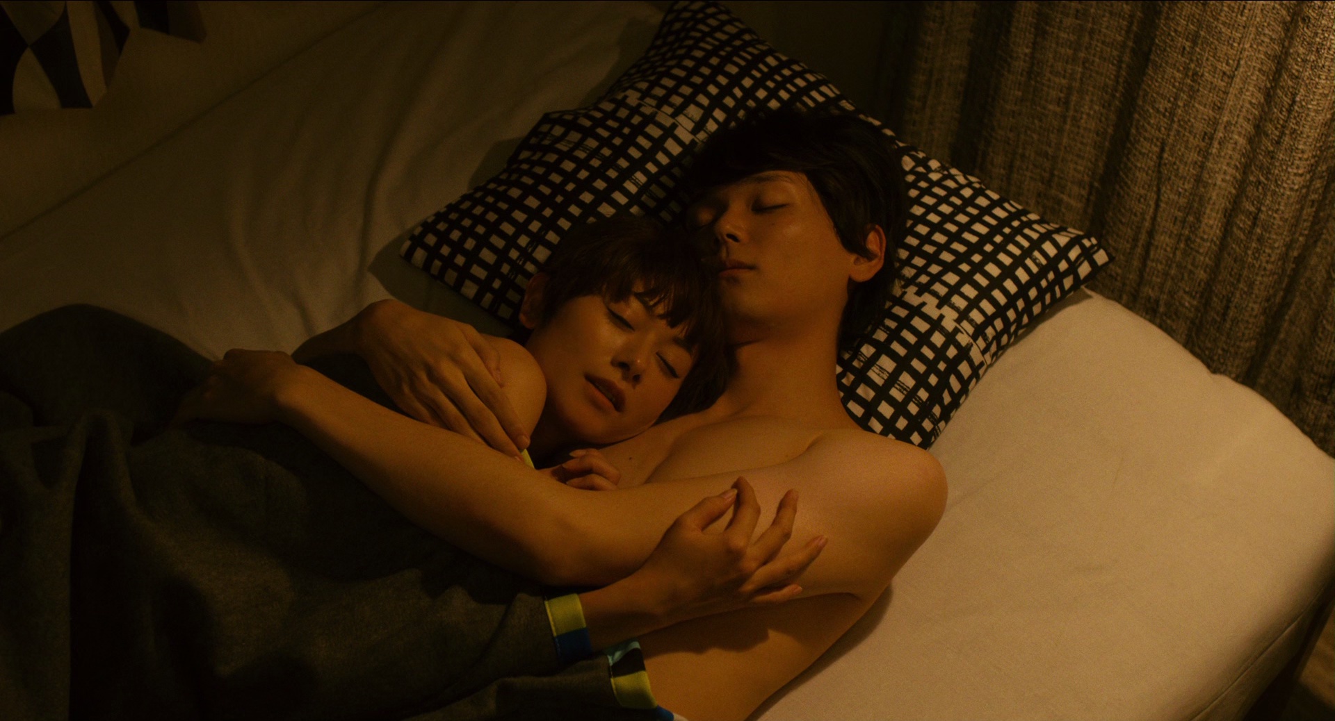 脑内中毒大作战 [中文字幕].Poison.Berry.in.My.Brain.2015.BluRay.1080p.DTS-HD.MA.5.1.x265.10bit-DreamHD 9.38GB-2.png