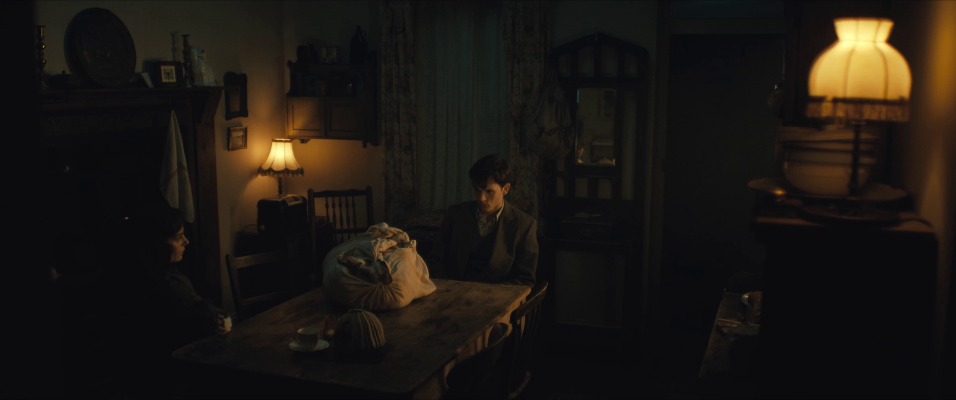 伯顿先生 [简繁英字幕].Mr.Burton.2025.1080p.BluRay.x264.DTS-HD.MA.5.1-ParkHD 11.89GB-2.png