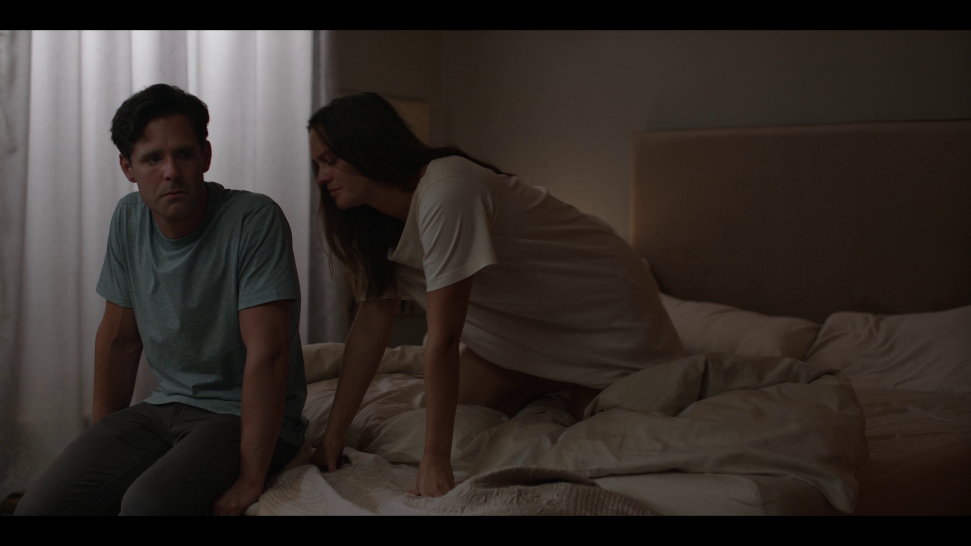 血光假期 [简繁英字幕].The.Weekend.Away.2022.1080p.NF.WEB-DL.DDP5.1.Atmos.H264-PandaQT 3.61GB-4.png