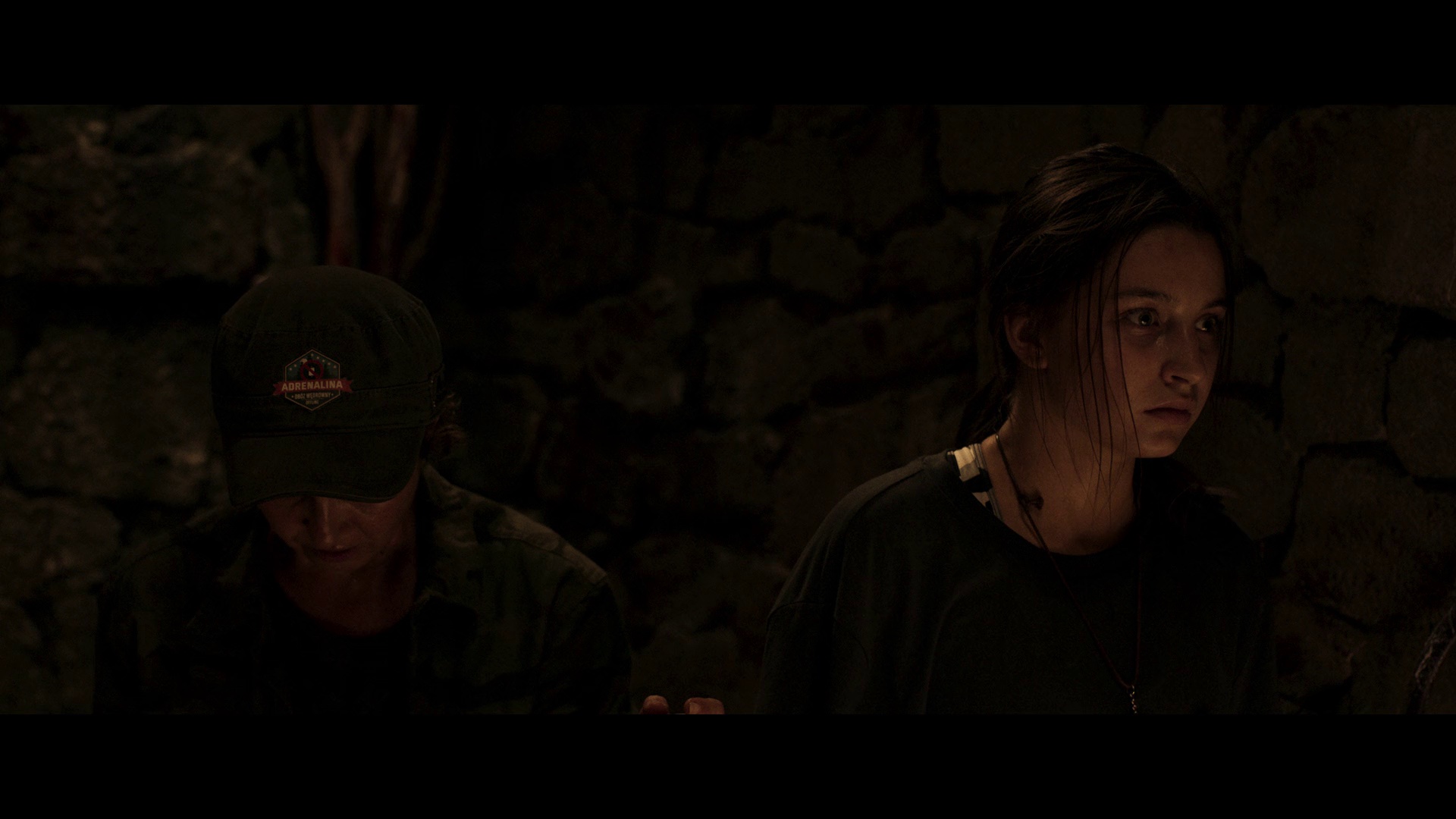 今夜林中无人入睡 [简繁英字幕].Nobody.Sleeps.in.the.Woods.Tonight.2020.1080p.NF.WEB-DL.DDP5.1.H264-PandaQT 5.92GB-4.png