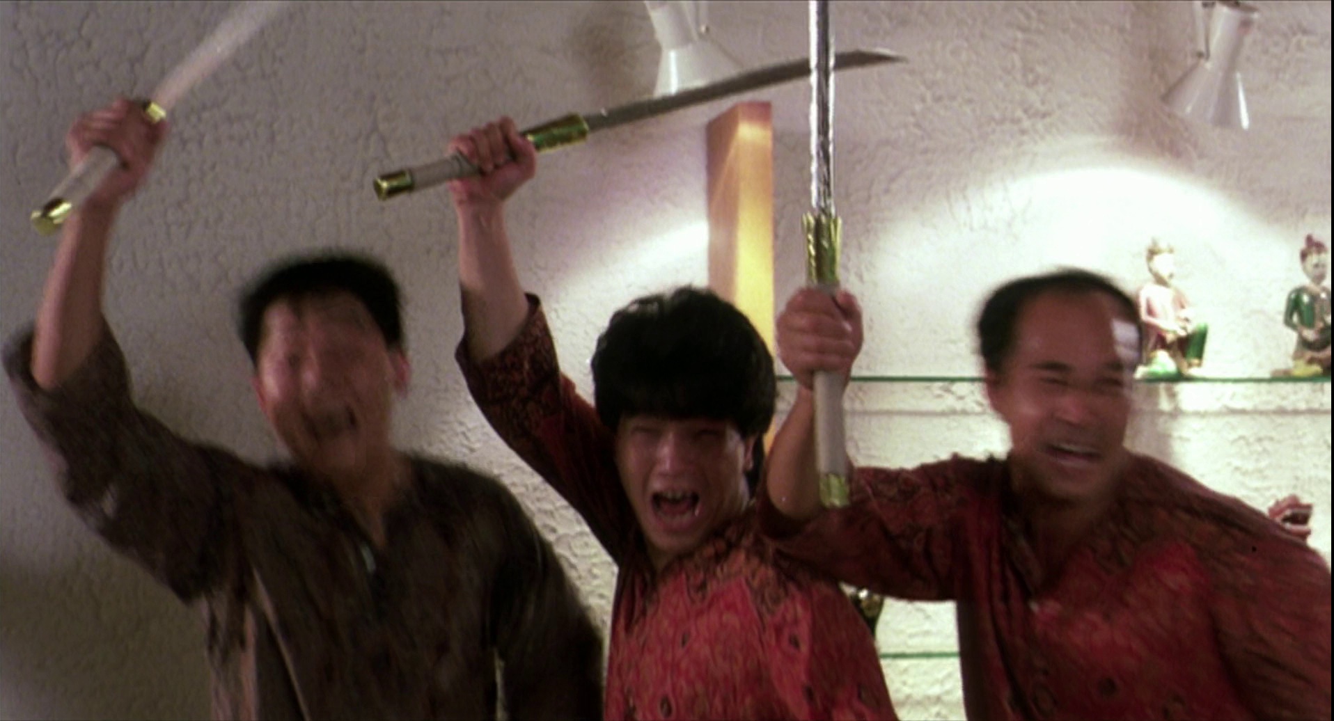 皇家师姐 [国语音轨/中英字幕].Yes,.Madam.1985.Bluray.1080p.DD5.1.x264-DreamHD 7.67GB-7.png