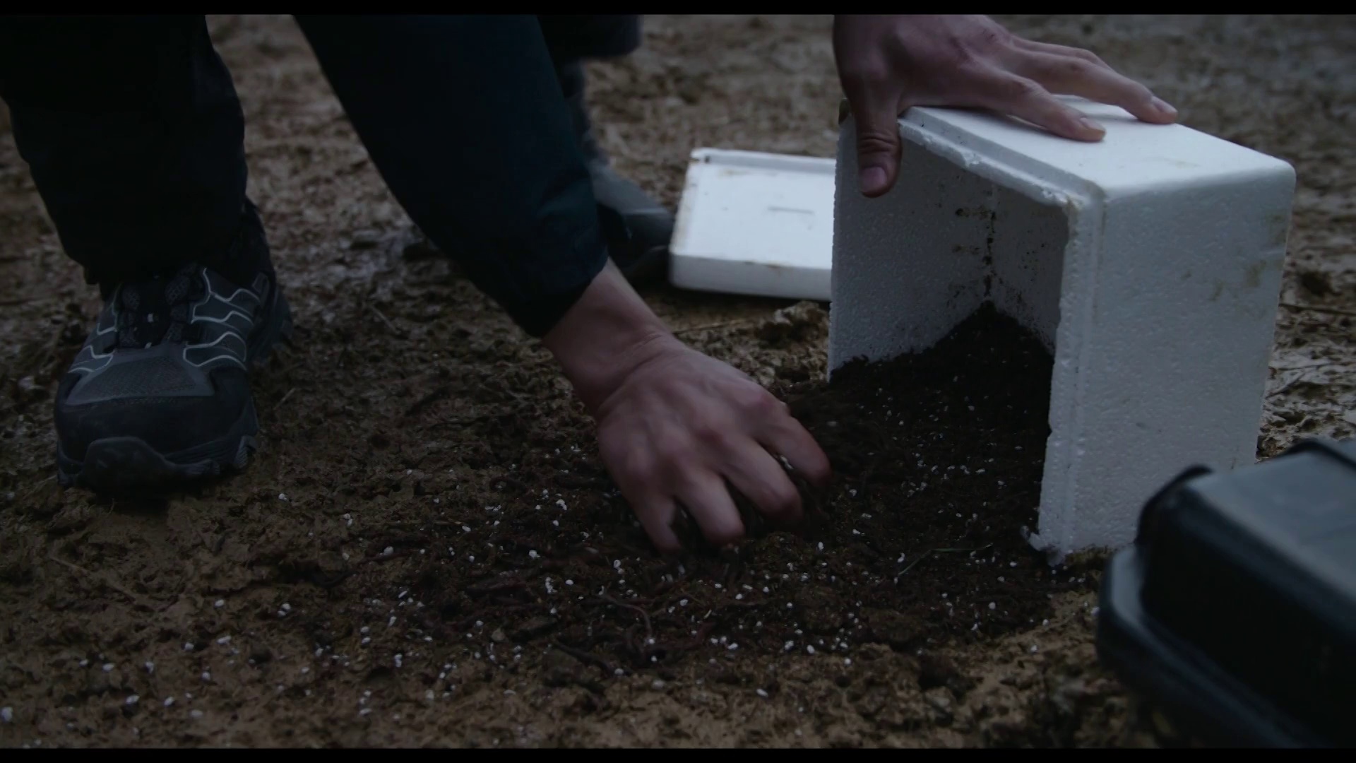 杀木池 [中文字幕].Salmokji.Whispering.Water.2026.1080p.HamiVideo.WEB-DL.AAC2.0.H.264-DreamHD 5.24GB-2.png