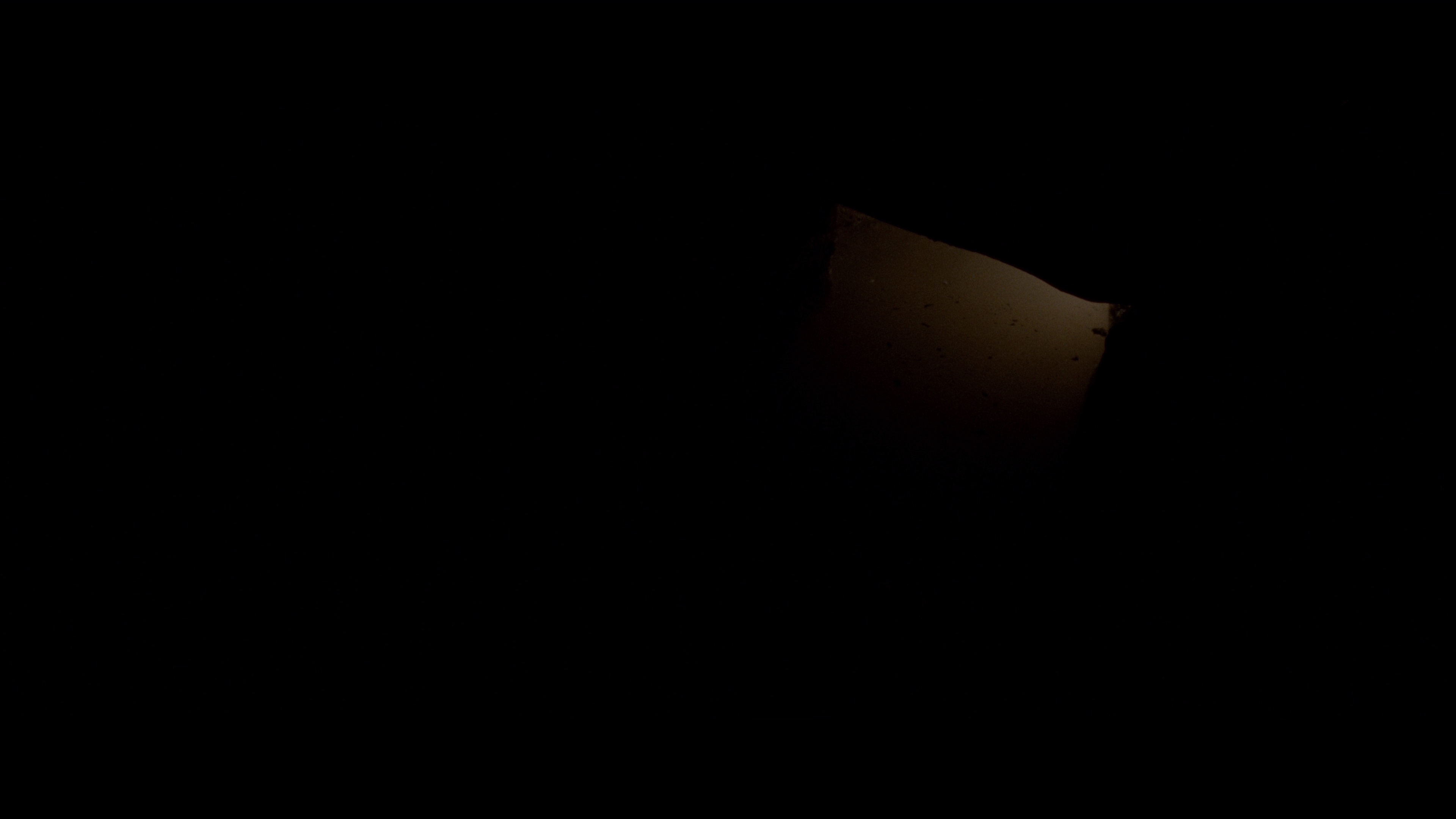 黑暗侵袭 [HDR/杜比视界双版本][简繁英字幕].The.Descent.2005.2160p.Bluray.REMUX.DoVi.HDR10.HEVC.DTS-HDMA7.1-DreamHD 63.48GB-3.png