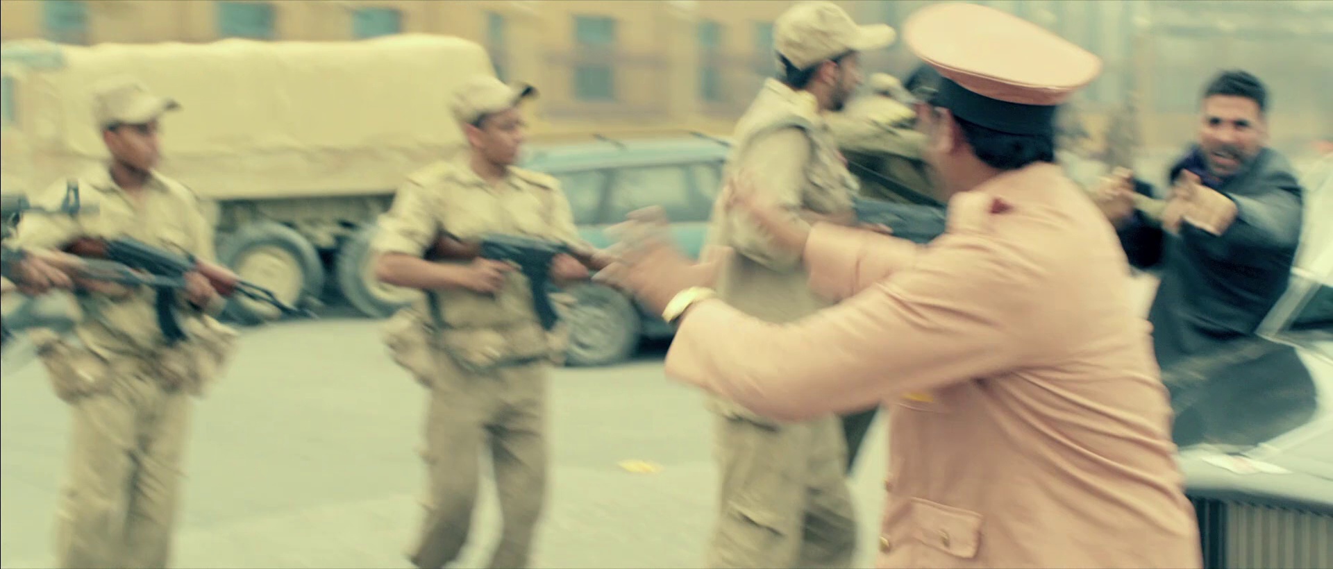 空中撤离 [简繁英字幕].Airlift.2016.BluRay.1080p.DTS-HDMA7.1.x264-DreamHD 14.84GB-2.png