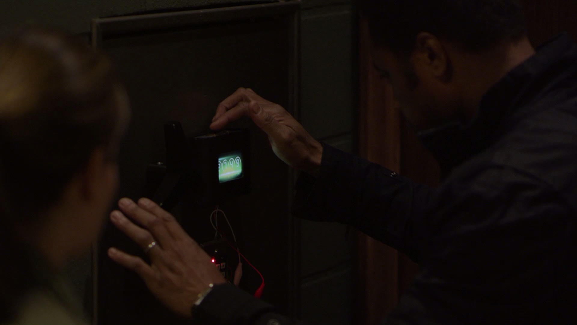 致命诡计 [国语音轨/中英字幕].Absolute.Deception.2013.BluRay.1080p.DTS-HD.MA.5.1.x265.10bit-DreamHD 6.41GB-6.png