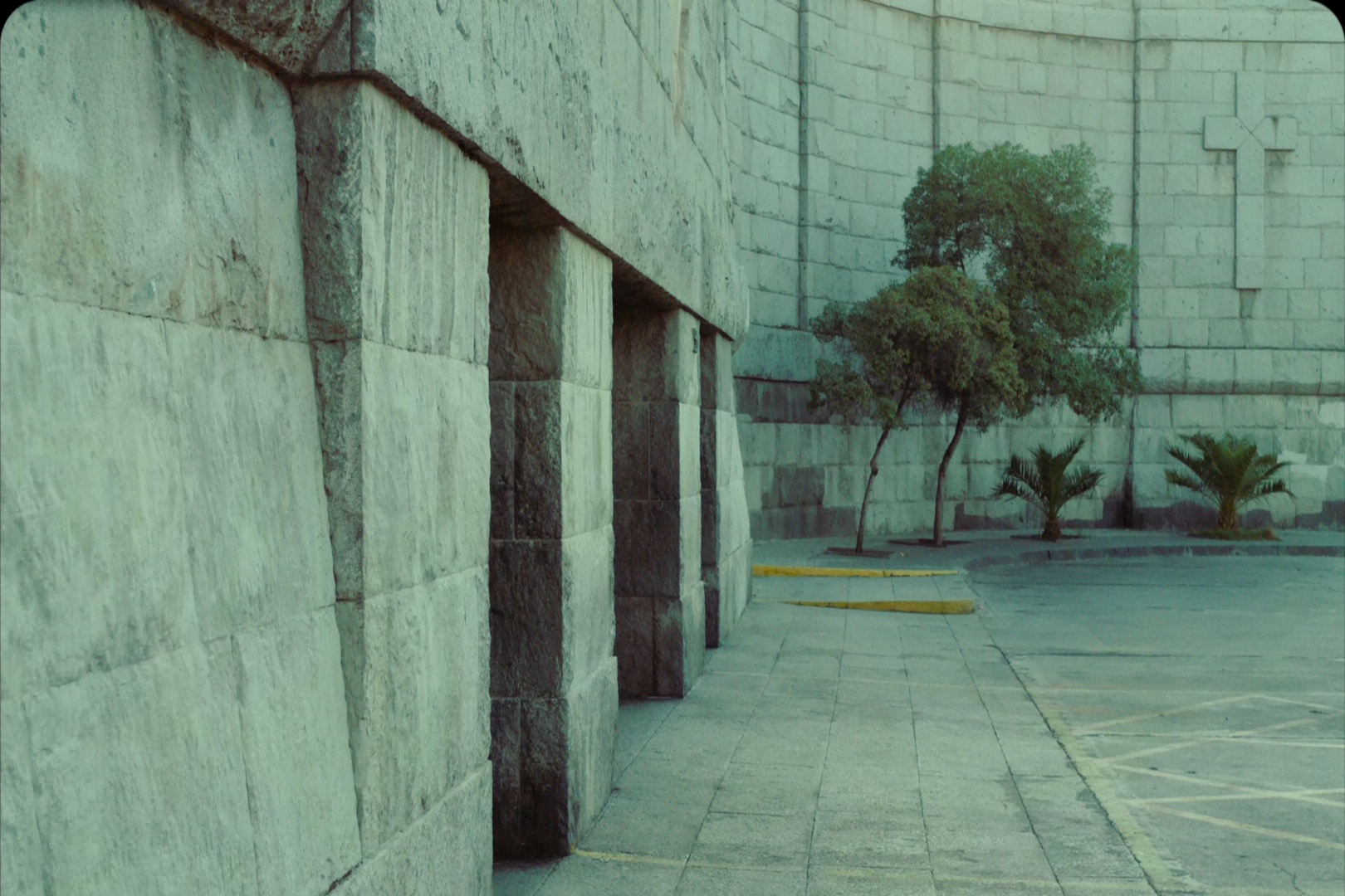 遗忘诗行 [中文字幕].Los.Versos.del.Olvido.2017.BluRay.1080p.DTS-HDMA5.1.x265.10bit-DreamHD 4.95GB-5.png