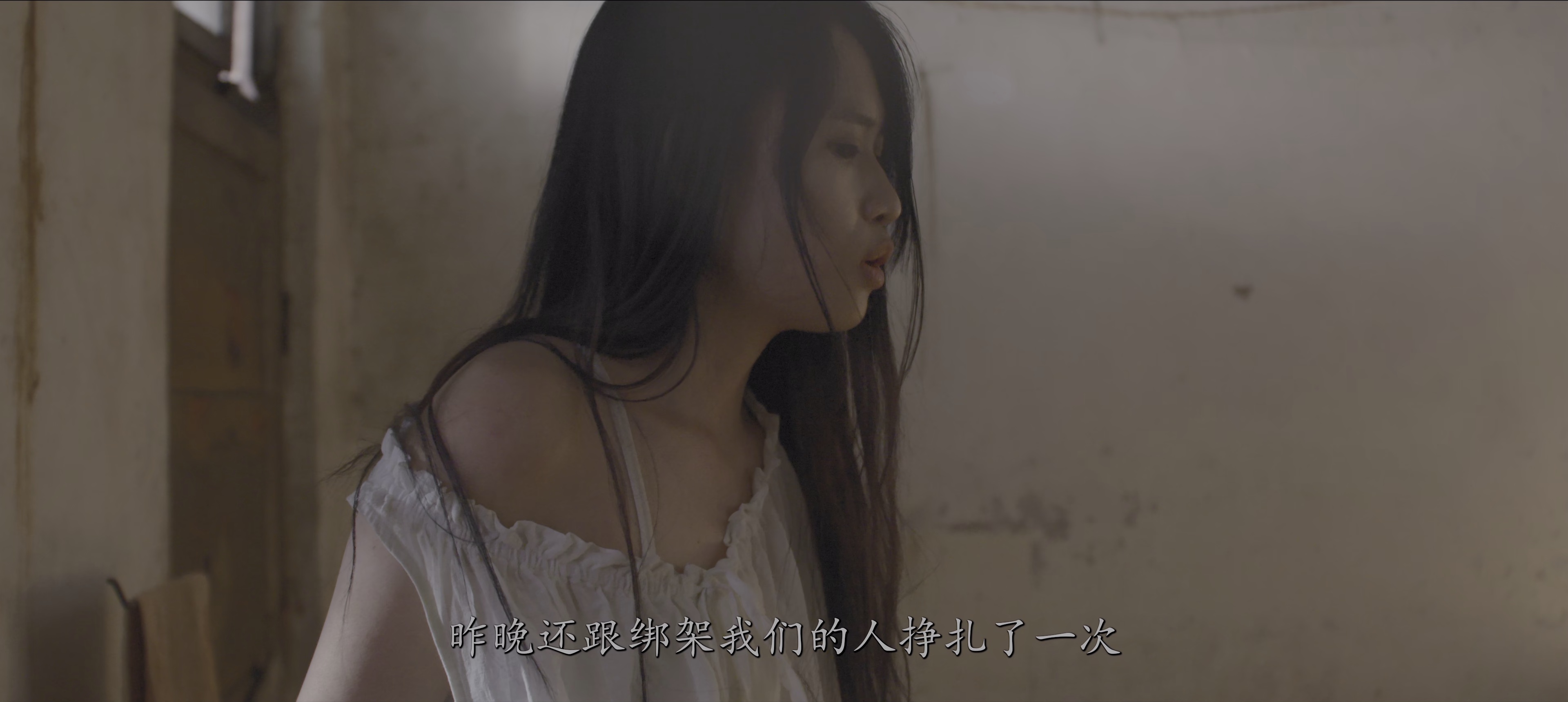 逃出夺命镇 [国语配音/中文字幕].Tao.Chu.Duo.Ming.Zhen.2026.2160p.WEB-DL.DDP2.0.H265.HDR-ParkHD 4.81GB-3.png