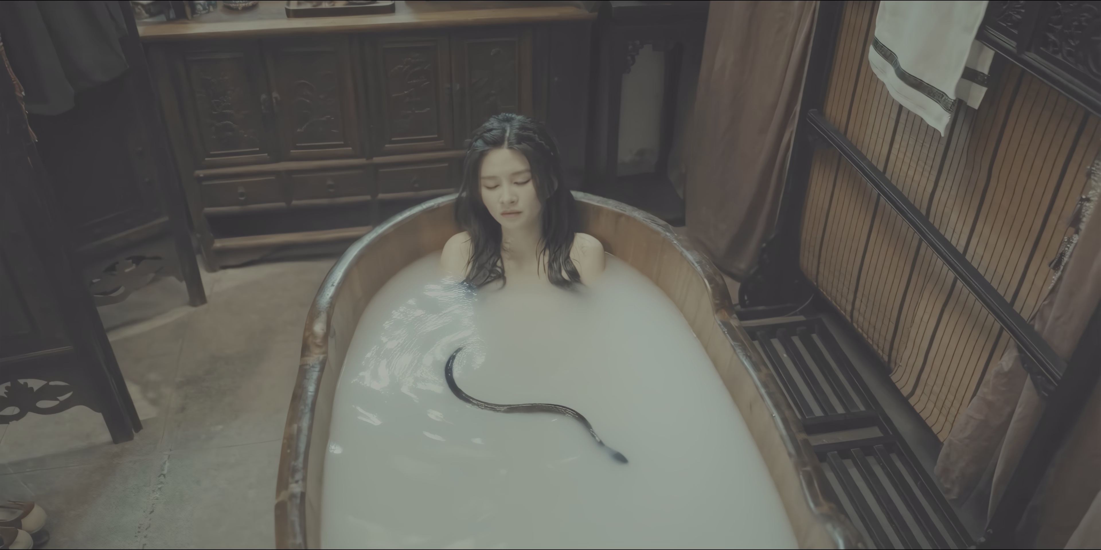 血夜行 [国语配音/中文字幕].The.Incident.2026.2160p.WEB-DL.H265.HDR.DDP5.1-QuickIO 3.74GB-2.png